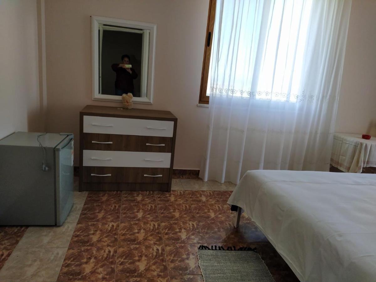 Jozi Kaiser Apartment 1 Дуррес Экстерьер фото