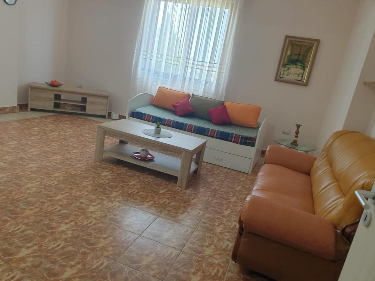 Jozi Kaiser Apartment 1 Дуррес Экстерьер фото