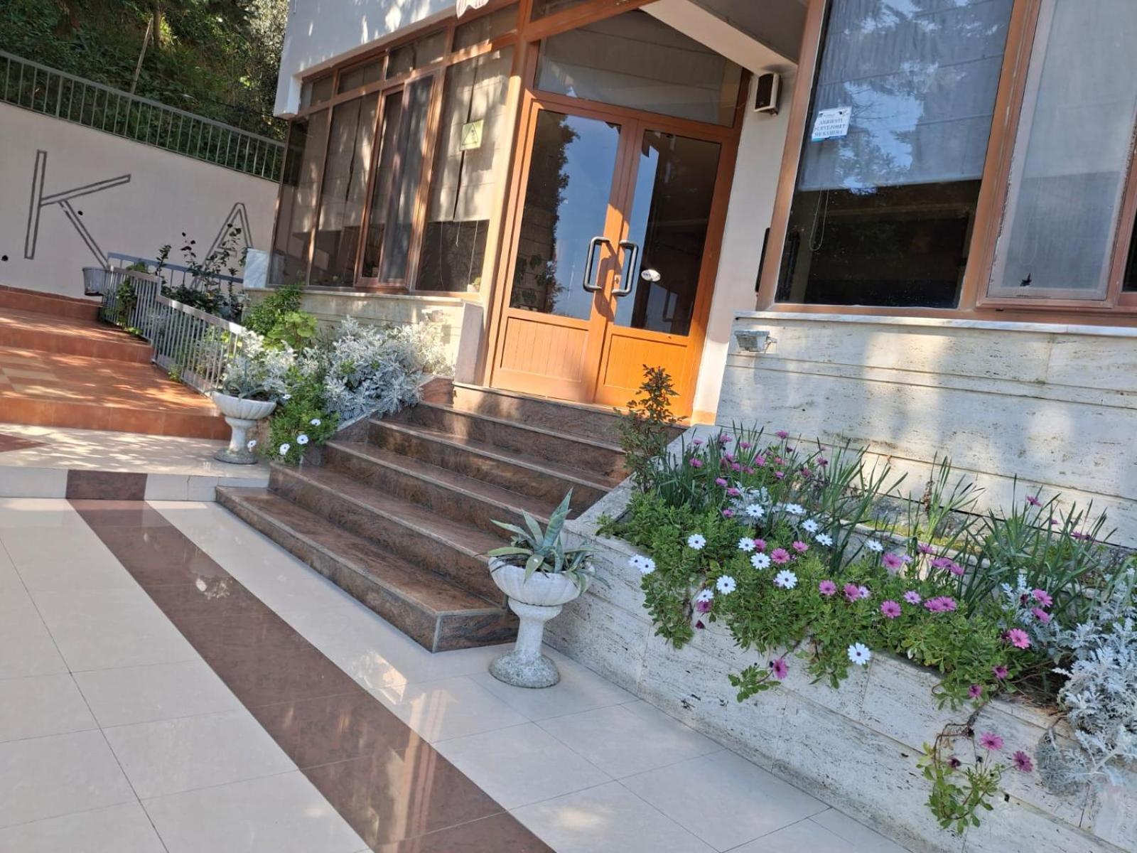 Jozi Kaiser Apartment 1 Дуррес Экстерьер фото